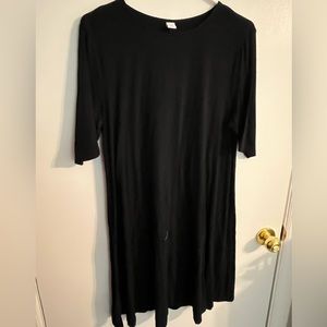 Black t shirt dress: large